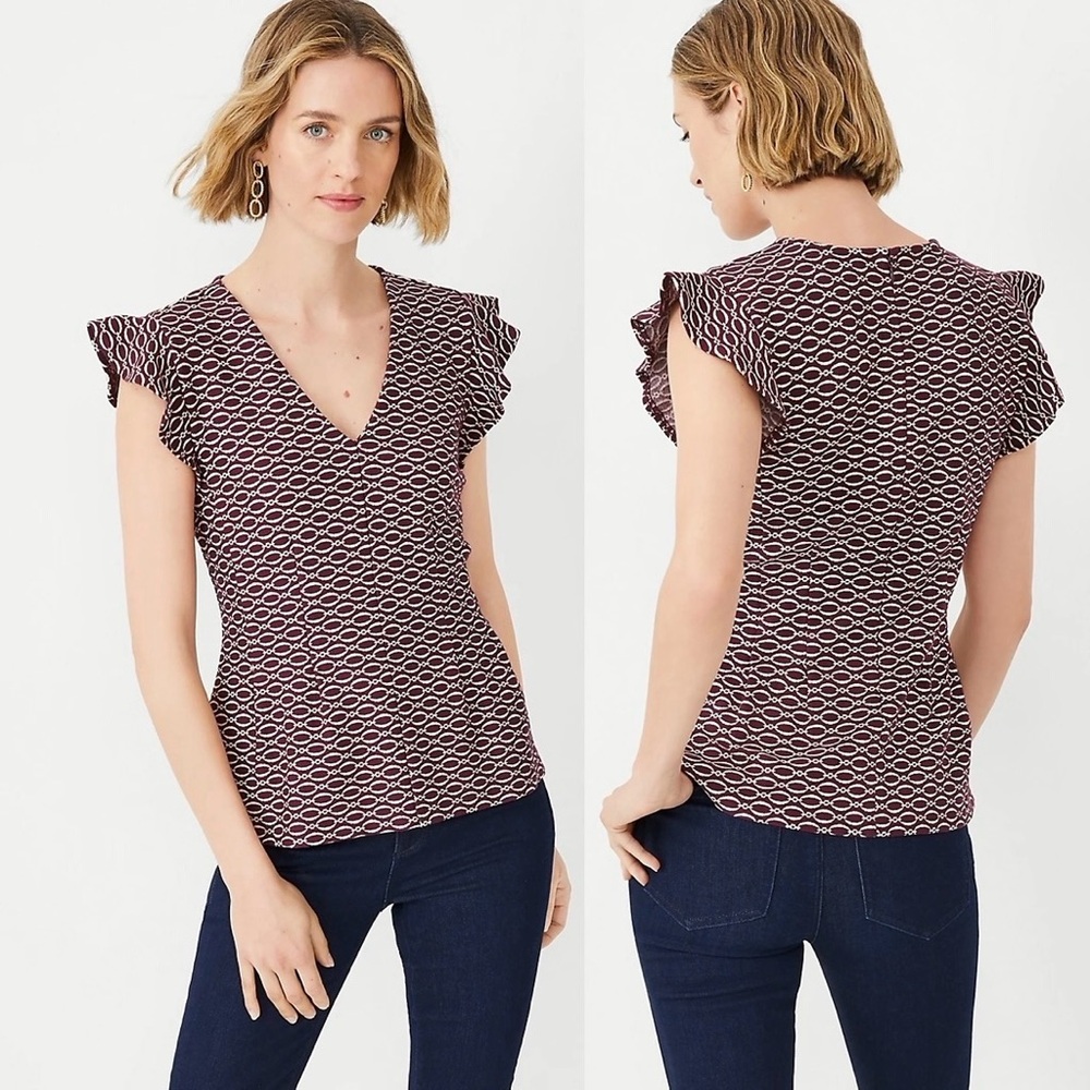 NWOT Ann Taylor V-Neck Top (M) Burgundy